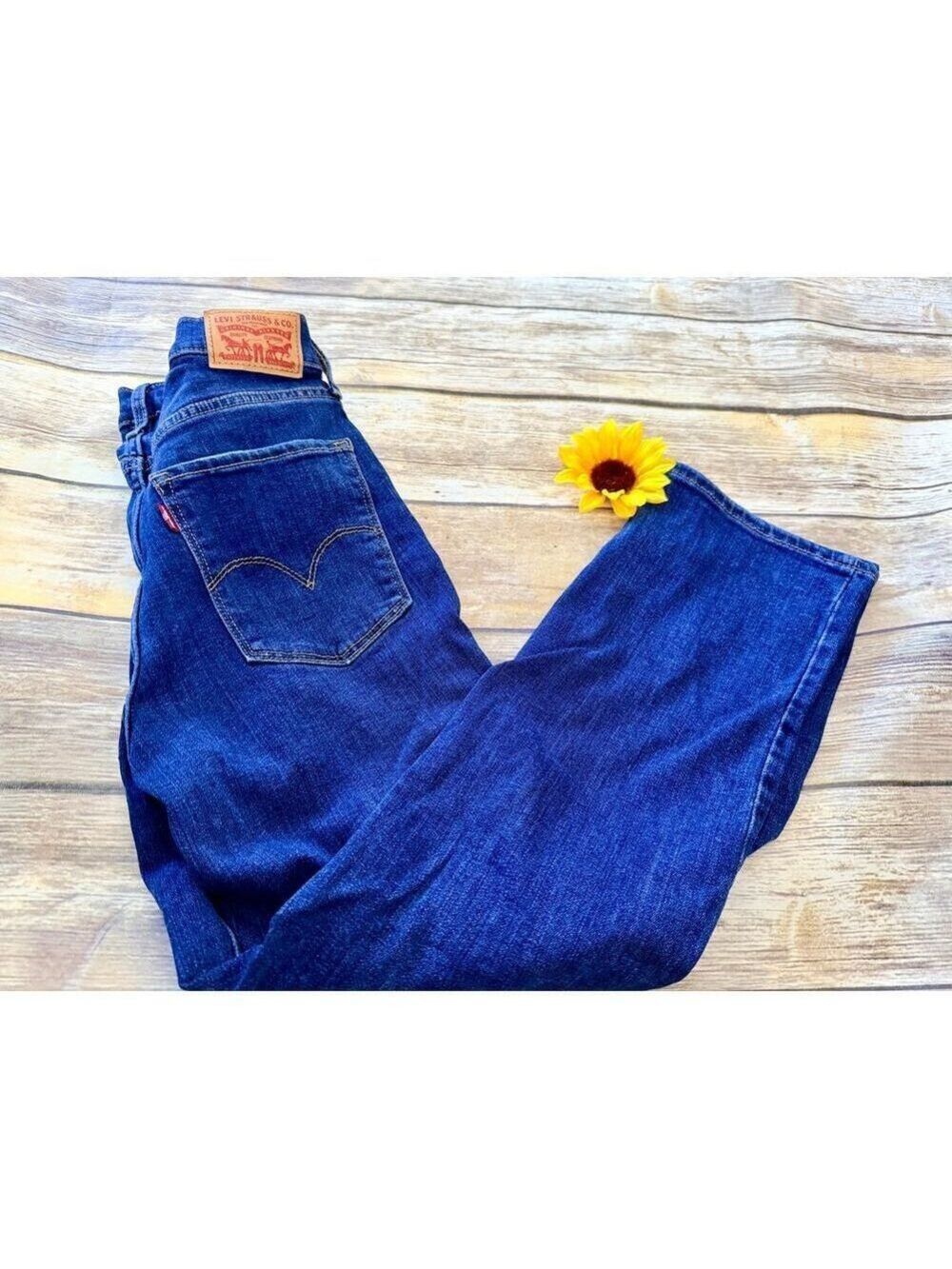 LEVI STRAUS HIGH RISE CROPS - Picture 7 of 9